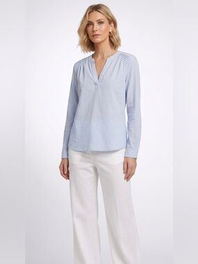 CHIC By Jacob Light Blue Women's V-Neck Blouse Size Medium